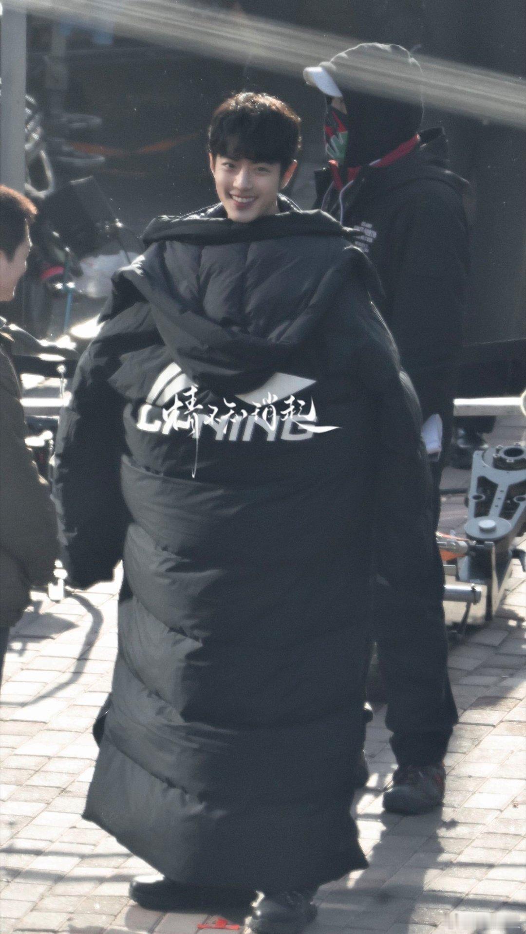 明媚又漂亮！笑起来太美了肖战！延年益寿时间肖战