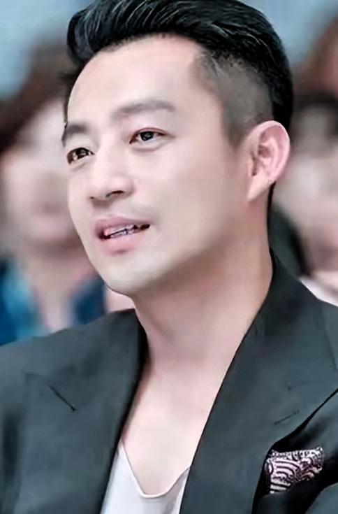 断供风波，英姐一句话，豪门也难逃内蒙英姐突然说起来，好像汪小菲不给钱了，台北那