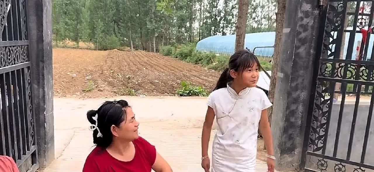 后爸就是后爸，瑶瑶又被阿杜说了，快哭了！李佳出院了，阿杜的大姨和小姨过来看李