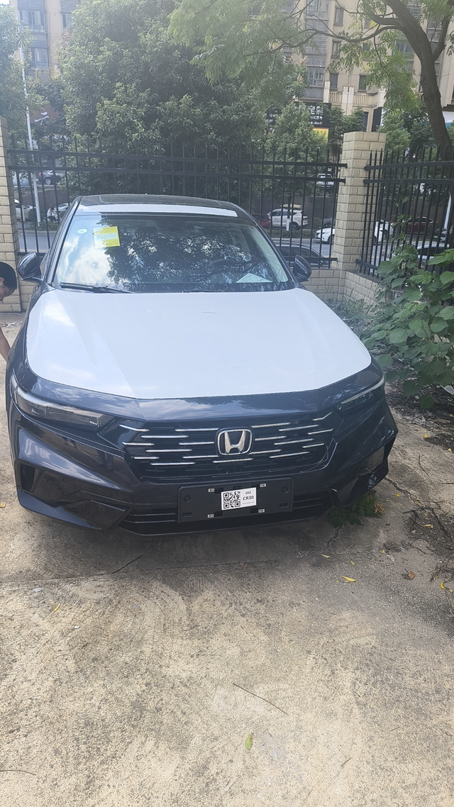 家用代步选择还行只是配置低了上，油耗目前7.2应该是还能降一降