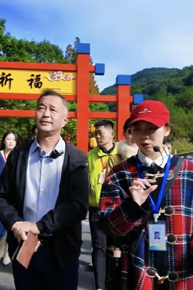 一大早，福建莆田仙游县九鲤湖景区突然热闹起来。11月19日9点左右，被大家称作“