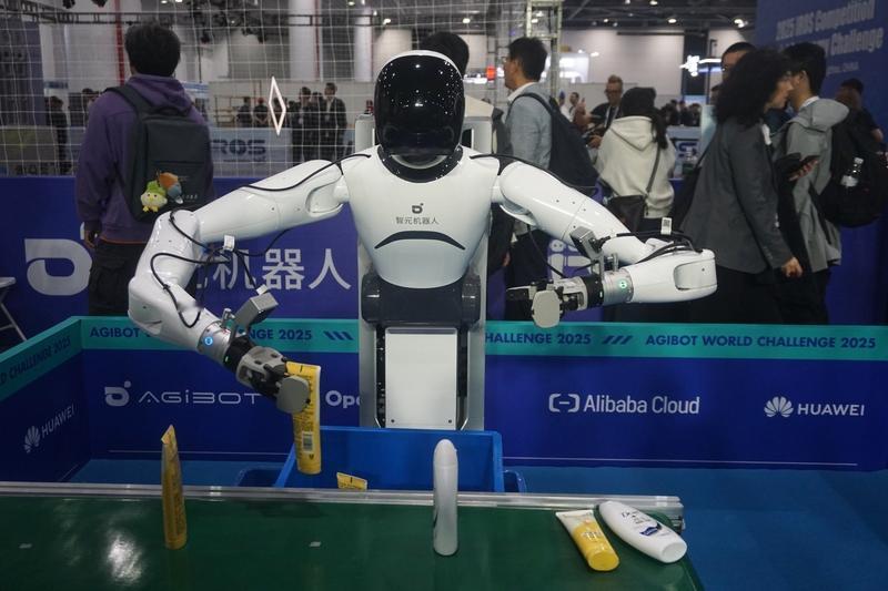 你对宇树H2机器人未来发展有何期待宇树机器人在韩国穿衬衫跳街舞宇树H2机器人