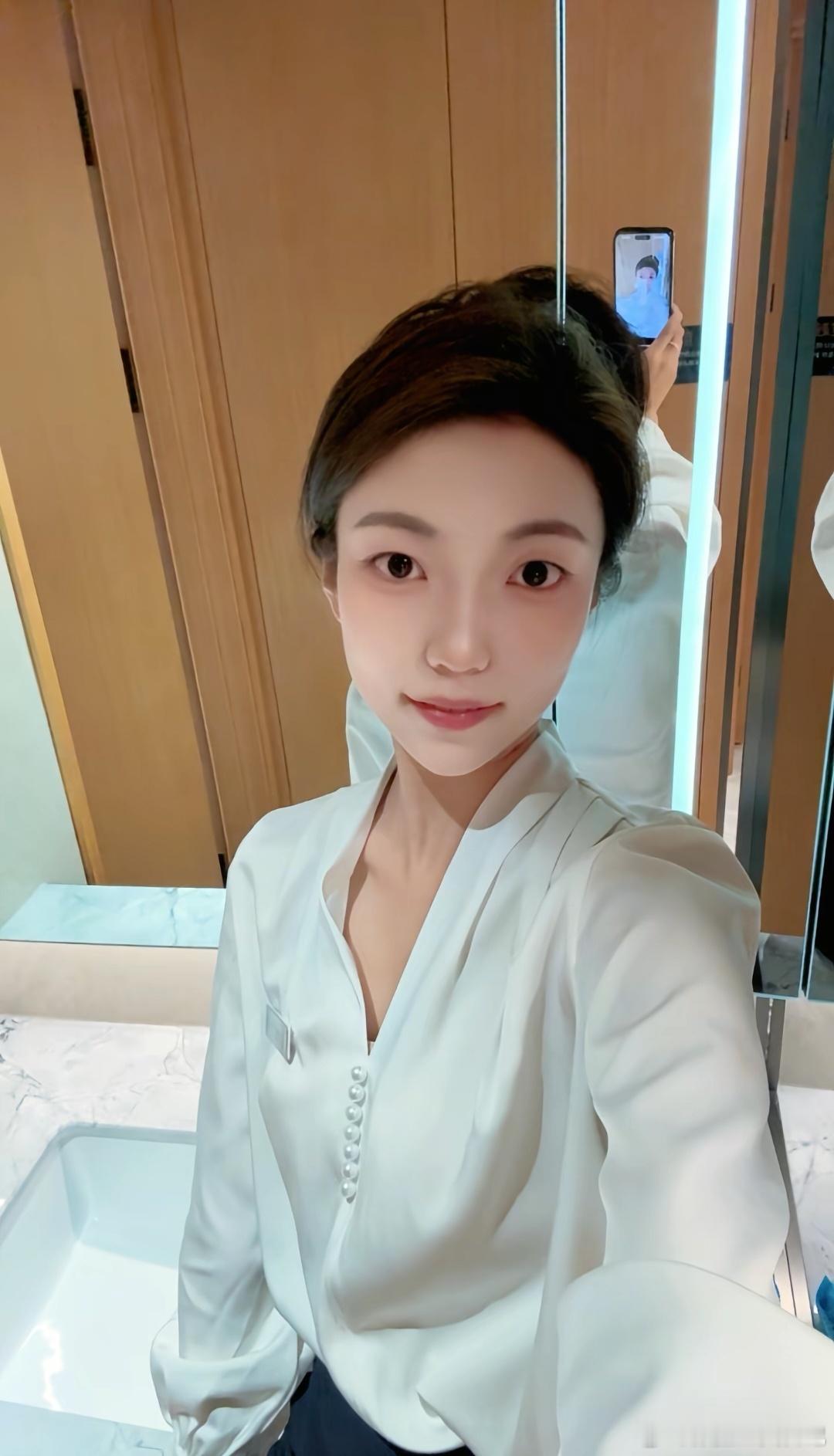 轻熟女神范儿冻龄美女精彩人像​​​