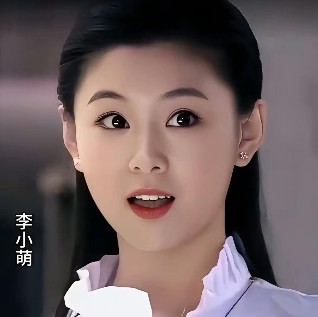怎么能有这么可爱的容颜？李小萌，董洁，赵丽颖，这三个女明星年轻的时候，感觉真的是