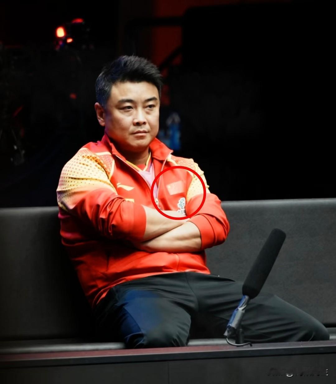 这也太打脸了！WTT多哈赛这才刚开打两天，国乒男队就被人家给“剃了光头”！