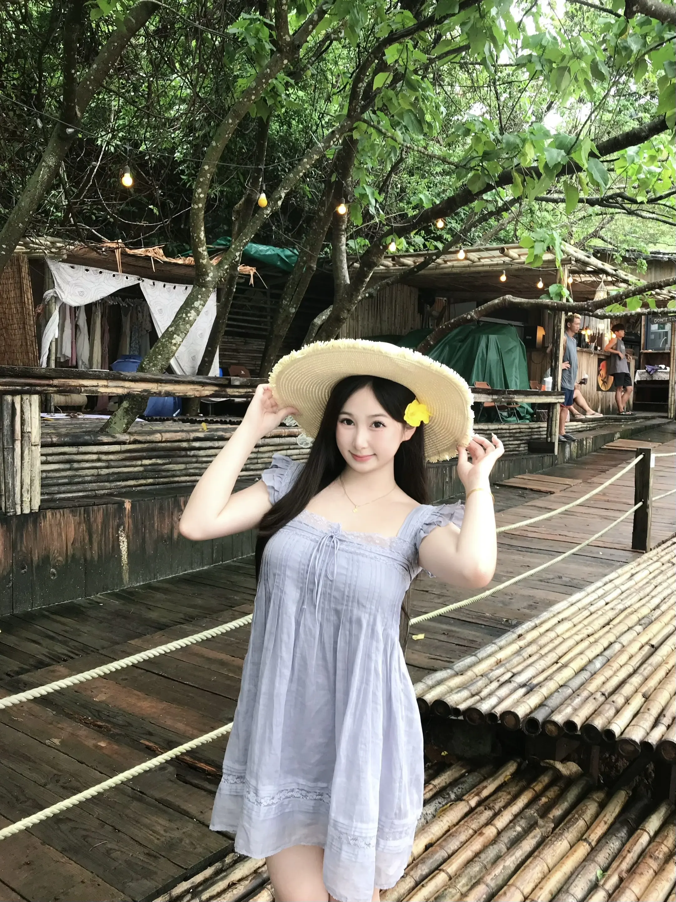 阴雨天的俄公湾