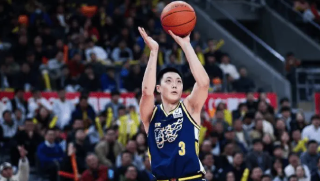 胡明轩现在应该是心理问题，好好调整吧，关键时刻还得靠徐中锋。现在CBA前四都是两