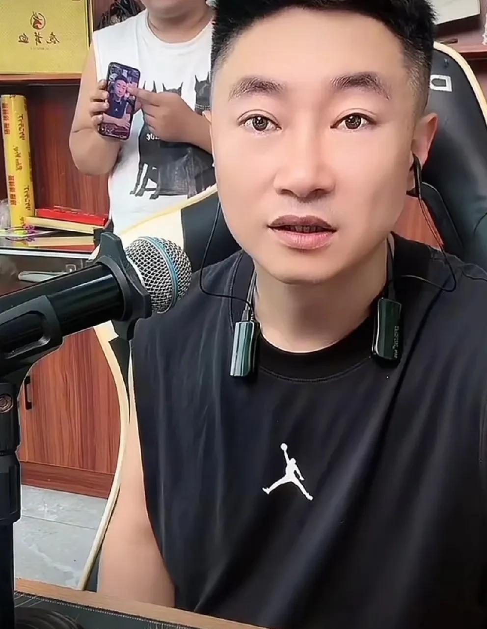 九天表示所有主播都怕二驴，散打的粉丝都快被二驴吸没了！九天