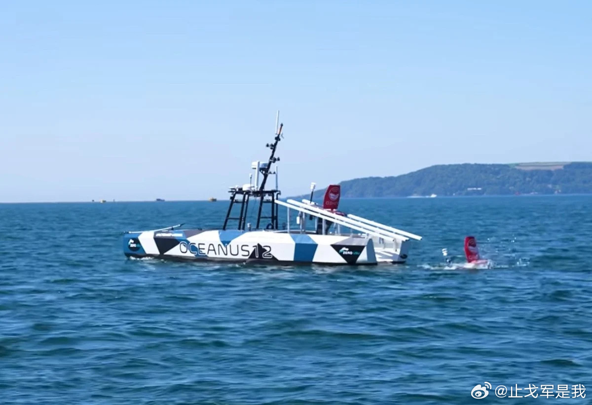 英国无人艇海上放飞无人机，这仗越打越科幻，母舰模式正式登场2026年7月至8月，