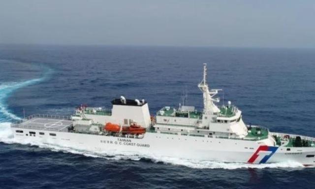 东沙水炮冲突内幕！德国之声中文网10月2日称，台湾地区海巡部门为何水炮驱离中方渔