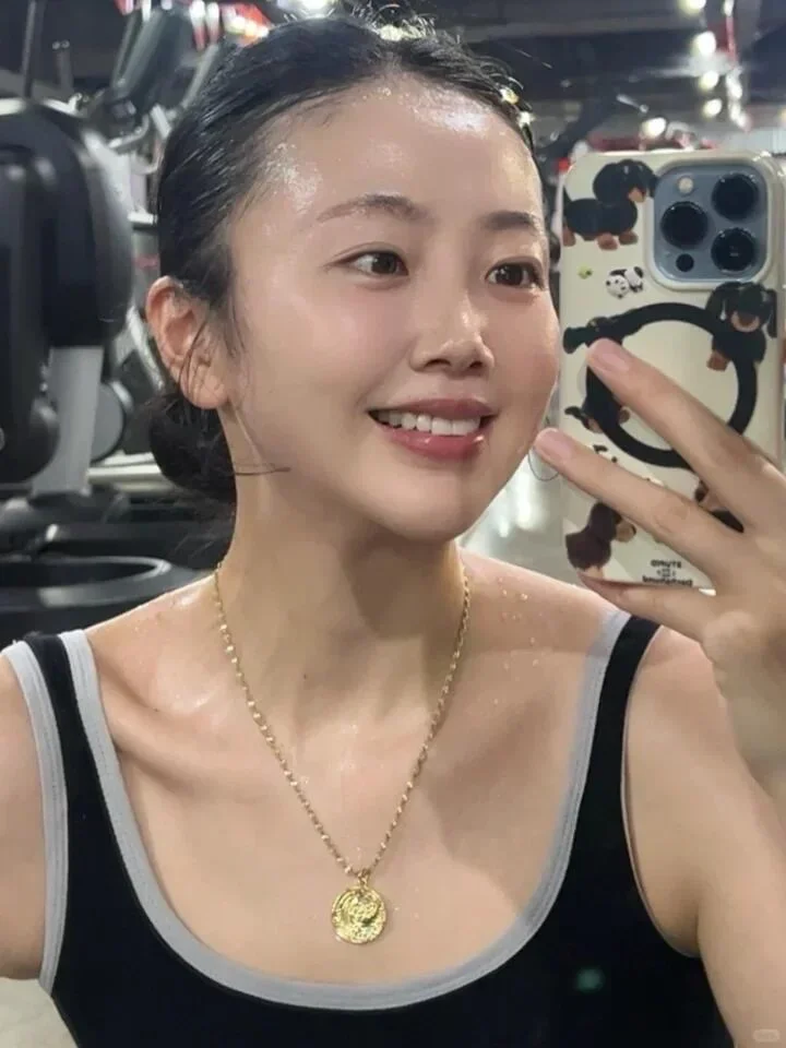 36岁，不吃快碳+健身+护肤，美貌已显化！