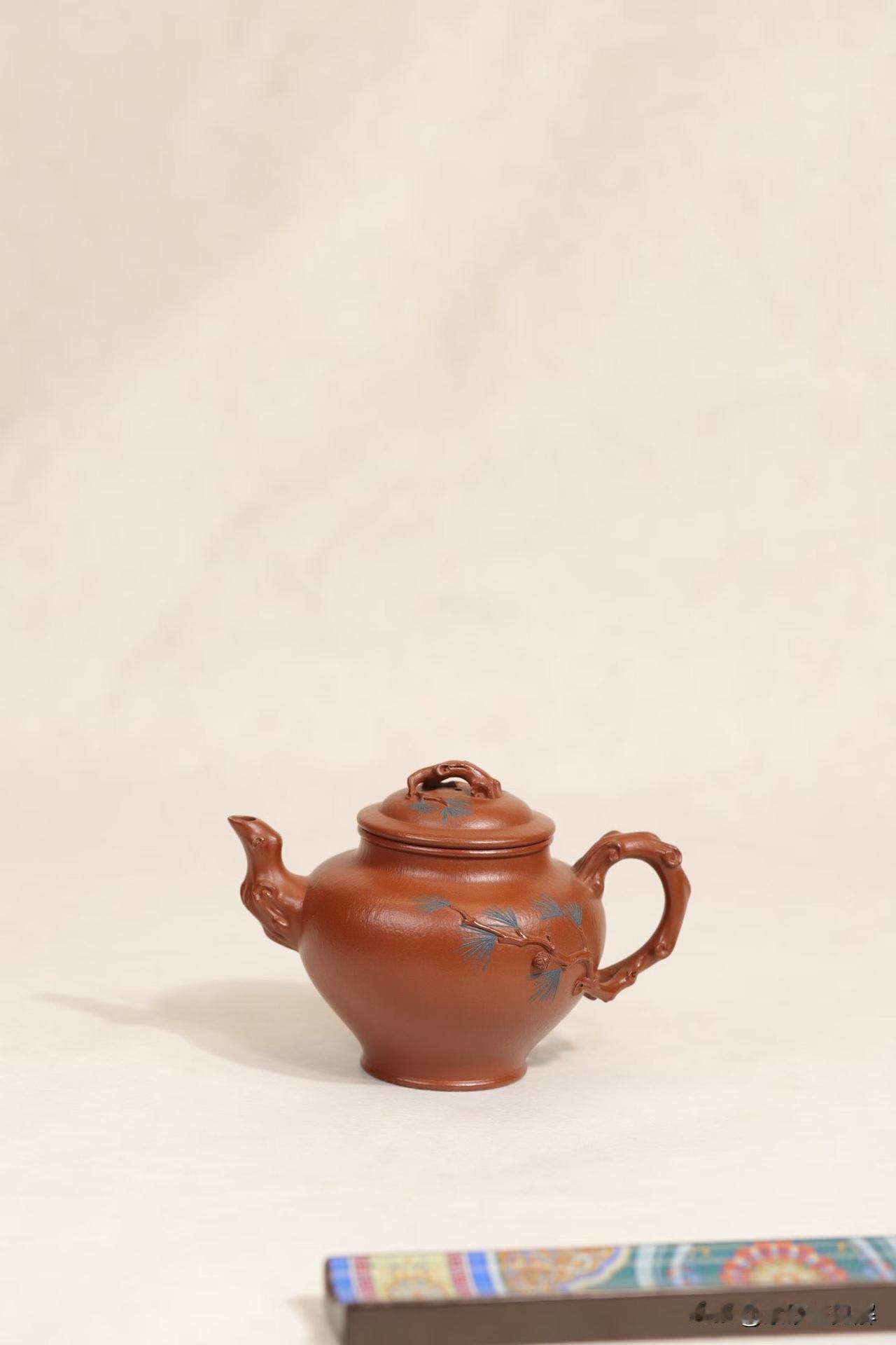 你的紫砂壶养不出包浆？老师傅大实话：养一个月没变化后台总有壶友发来灵魂拷问：“