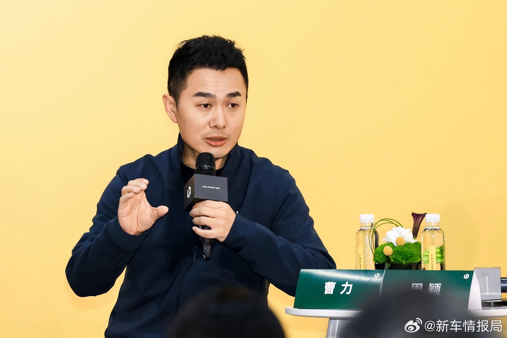 零跑高管称Lafa5有信心做到月销过万11月7日晚，零跑举办预售会后的媒体群访