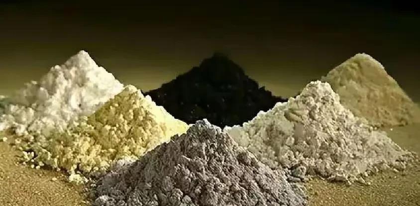 如果说稀土管控打在了老美的七寸上，那下面这一招就是踩住了老美的呼吸道，相当难受了