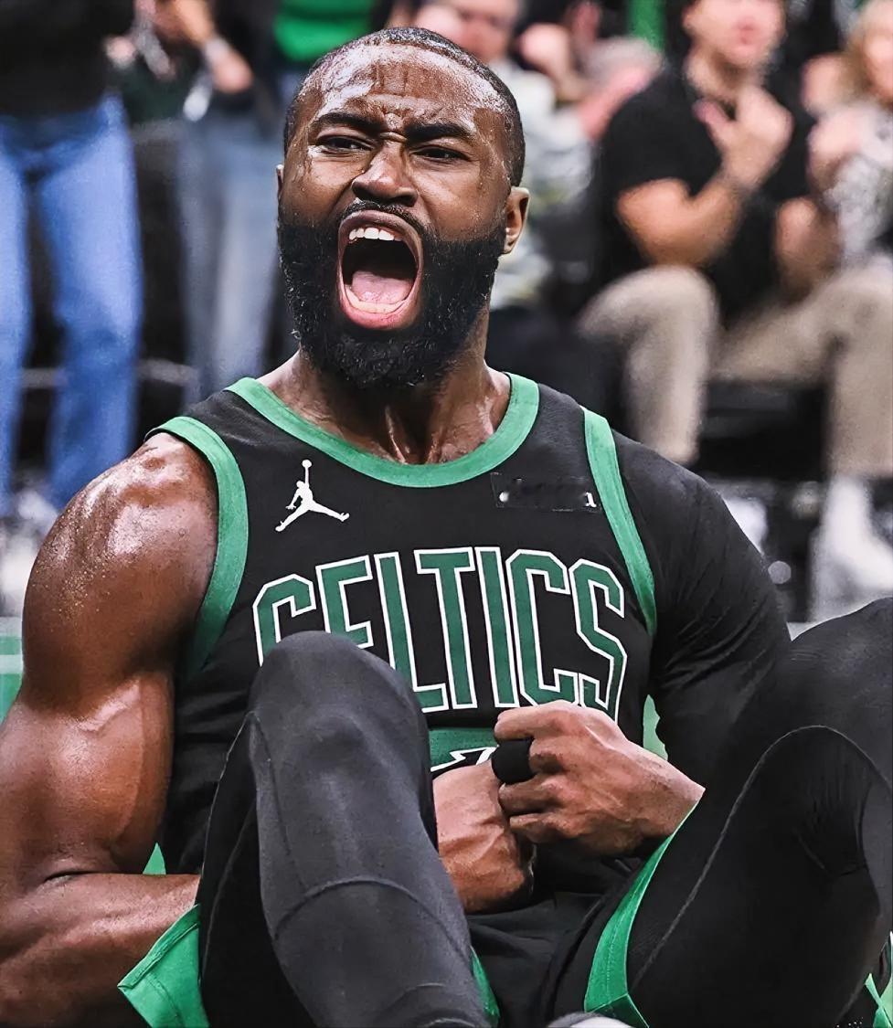 太强了，凯尔特人129-119轻取爵士，这3位球员是赢球功臣！1. 怀特，绿