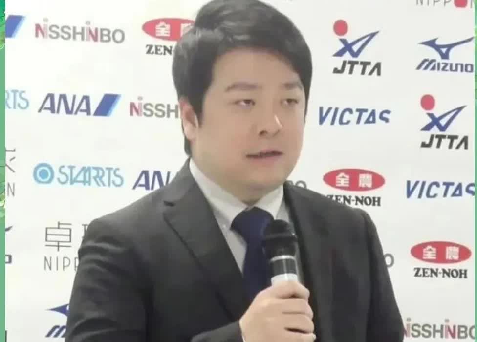 张本智和最后夺冠！他的教练岸川圣也2025年4月1日起，担任日本国家男子乒乓球队