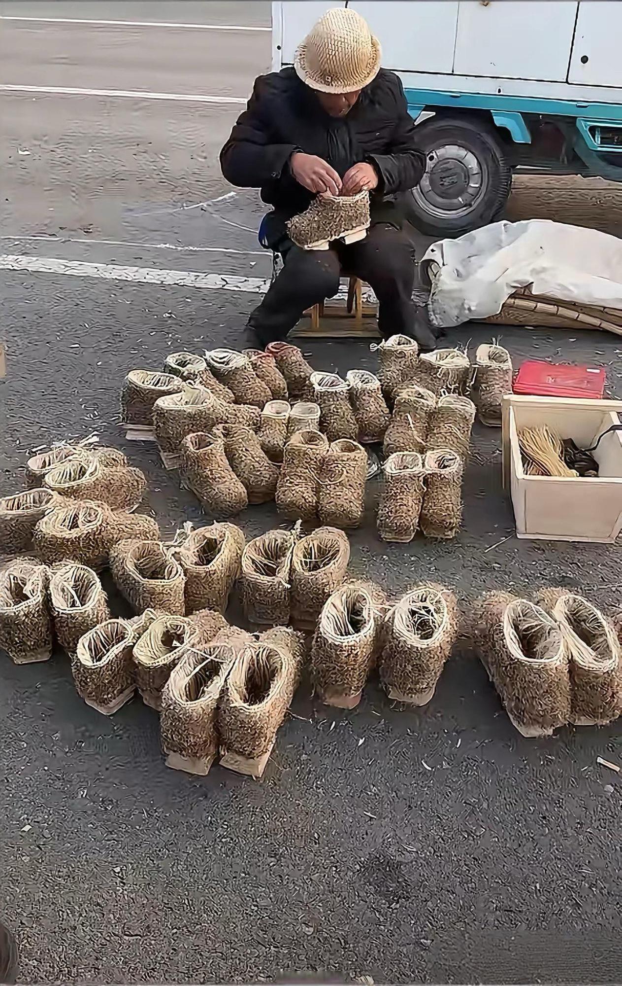 这手艺人真的是太厉害了.不知道穿着保暖吗