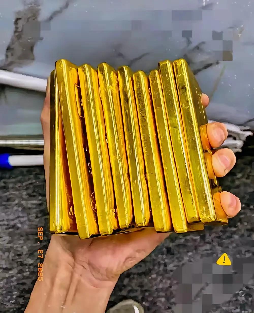 家里有200克黄金别乱卖，急用钱时它比房子顶用！我收黄金收了两年，见太多