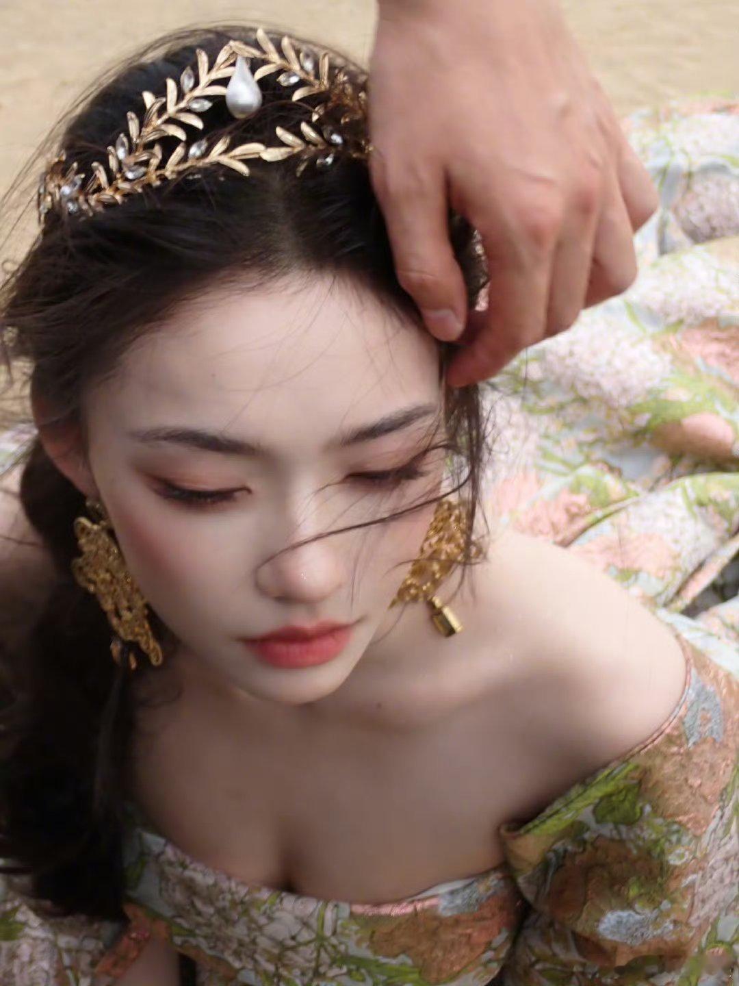 霞确实有美貌可惜​​​