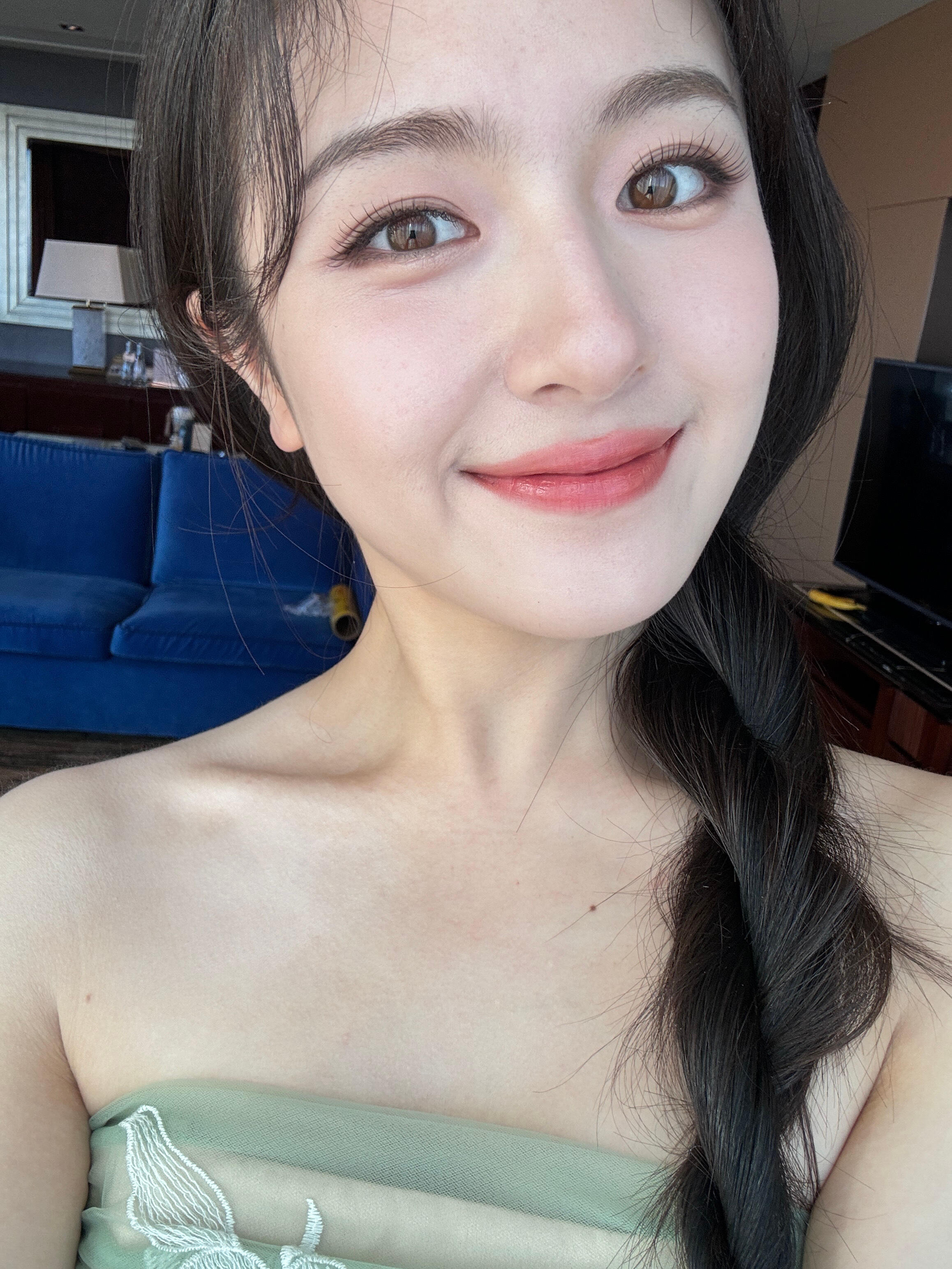 李兰迪皮肤细节看得这么清晰还能美成这样！？​​​
