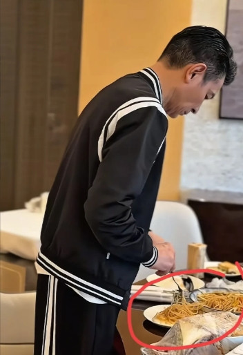 刘德华晒出上海一天视频，60多岁还能看到他的自律