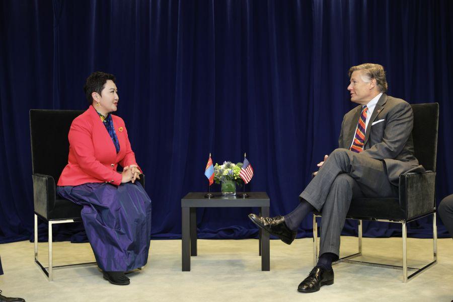 蒙古国外长巴特策策格在联合国大会期间会见了美国助理国务卿Landau，真是没有尴