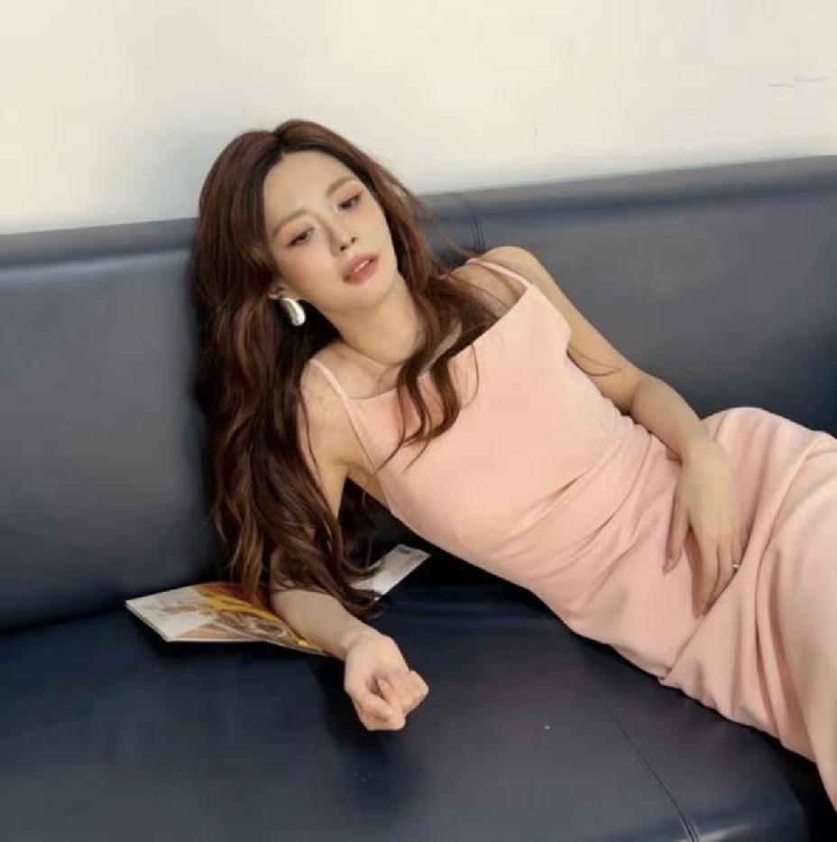 沈梦辰确实太狼狈了8月15日，沈梦辰更新社交动态，看完配图和配文，不得不感