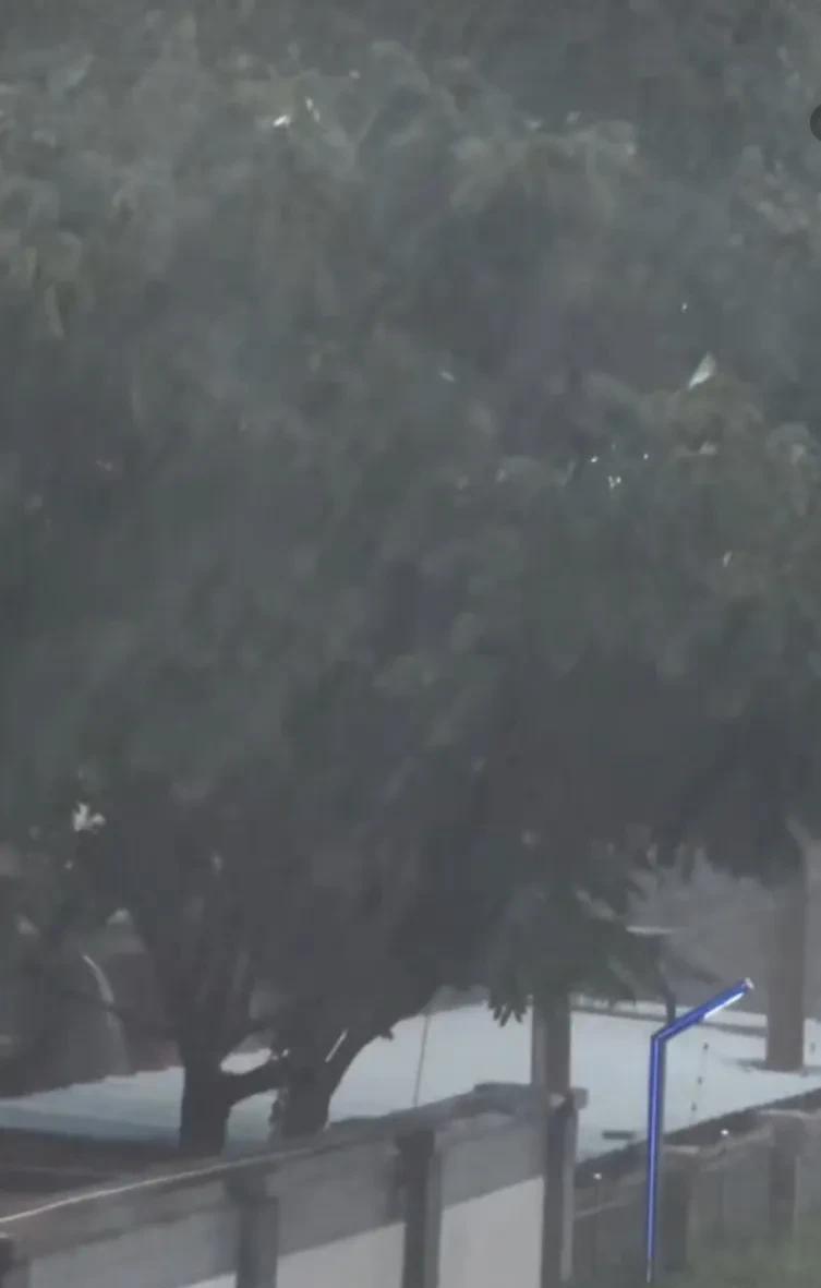 昨天傍晚，石家庄市新华区那雨跟不要钱似的往下倒。原来，石家庄市气象台在2024年