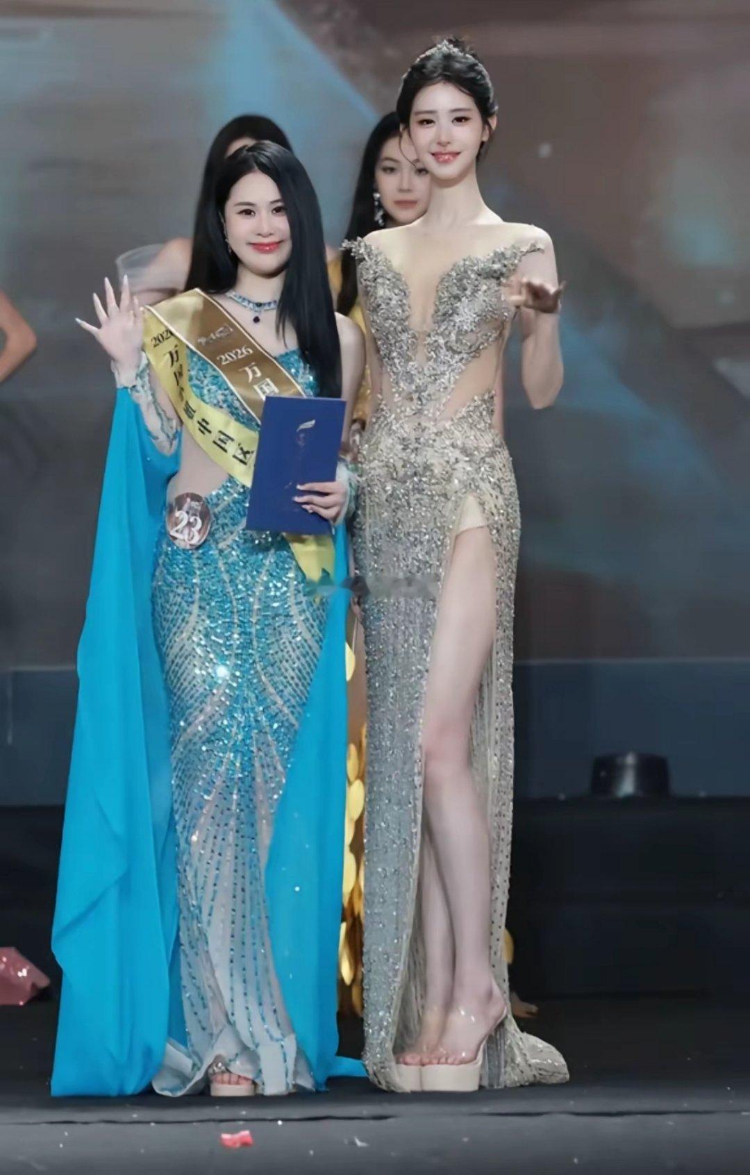 蓝色衣服这个靠什么拿到的选美冠军？​​​