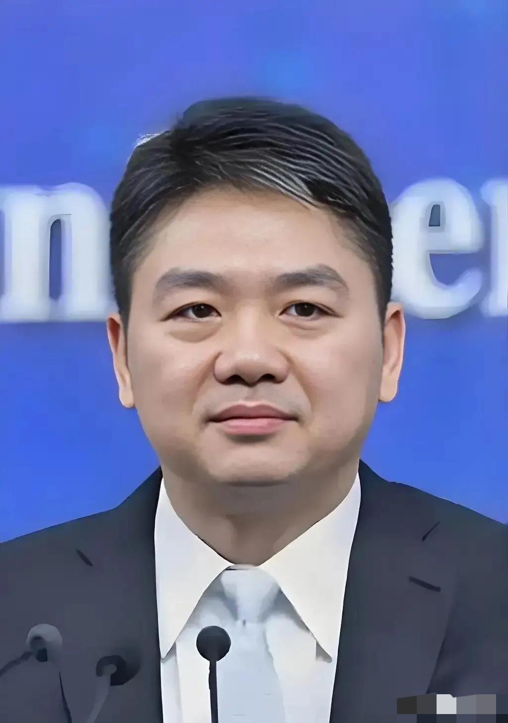 刚才扫到一条不起眼的财经消息，看得我后背发凉。2026年5月7日，东哥不动声