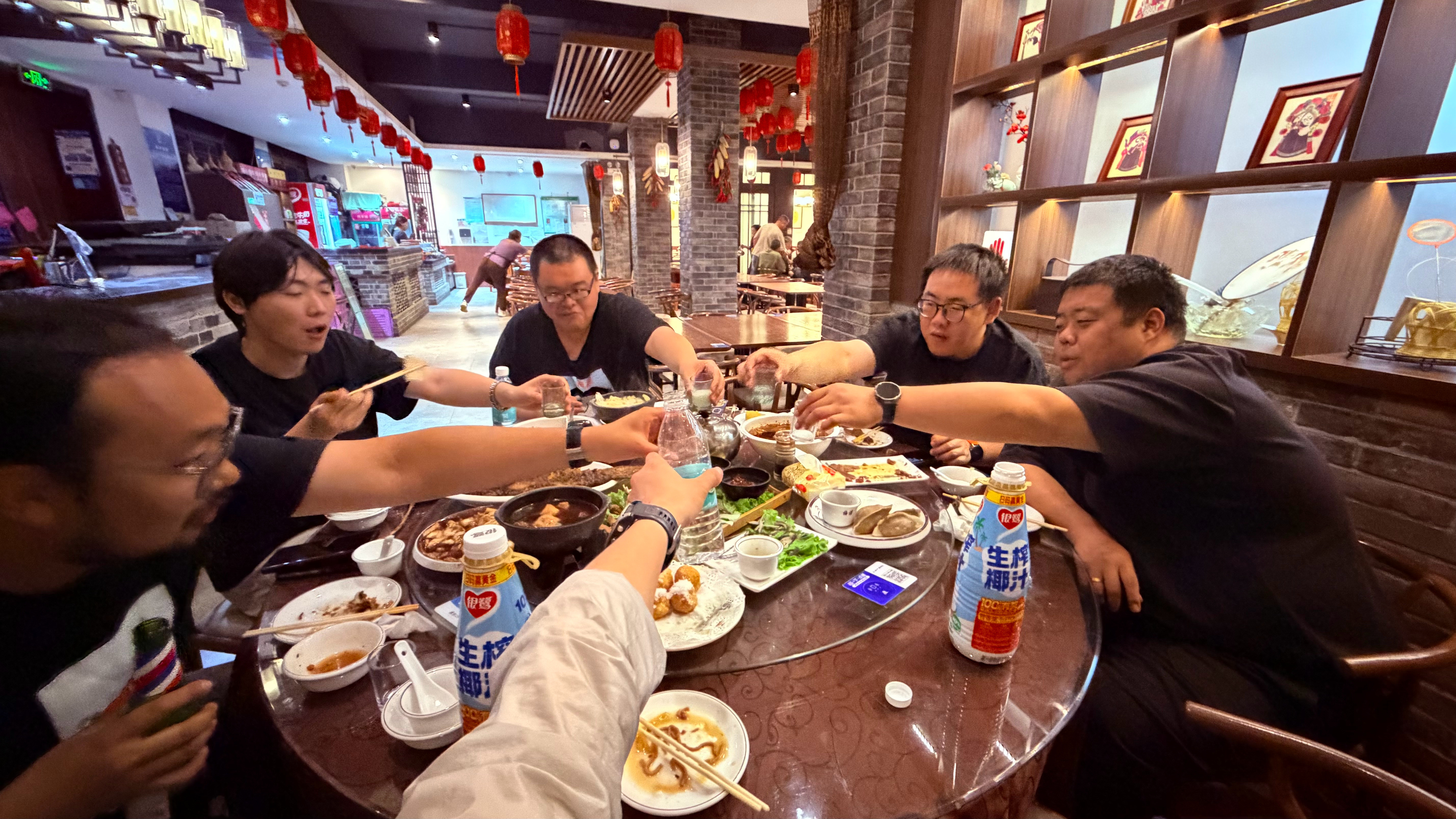 吃顿饭往回走！第一次蔚县吃黄糕！！！太占肚子了！大家吃过吗？张家口·蔚县