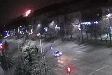 死伤惨重！俄罗斯又炸了！夜空被爆炸点亮！新华社消息，当地时间22日深夜，俄罗