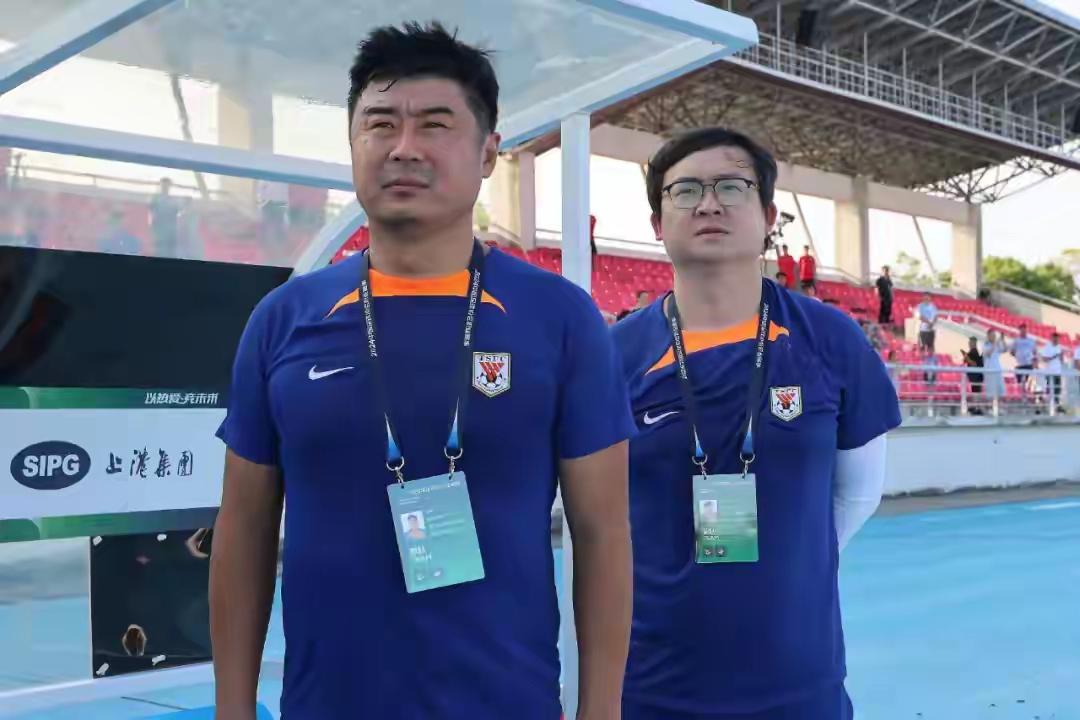 从韩鹏前四轮的用人来看，韩鹏还是有想法的，他想争冠，他心里最差目标就是保三。所以