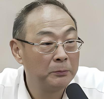 金灿荣教授把这事看得很透彻，咱们确实没必要一遍遍盯着日本，非要他们为当年的侵华罪