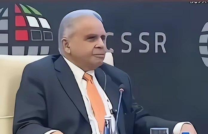 新加坡印度裔学者马凯硕的这段发言，最近在全网炸了。他说，亚洲国家在西方围堵中国时