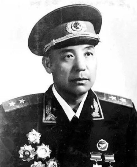 重庆解放后，在宜宾的郭汝瑰决定率部起义，团长吴让反对说：“养兵千日，用兵一时，怎