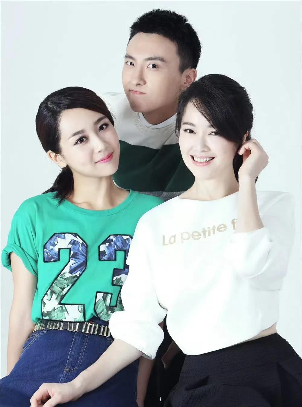 19岁的杨紫也是美女一枚啊，哪里丑了？和左小青不相上下。#杨紫美照#