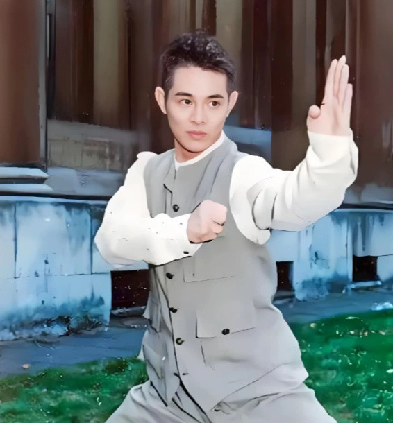 李连杰不担心AI取代功夫李连杰被问AI会不会取代功夫，乐了：取代不了，功夫是活的