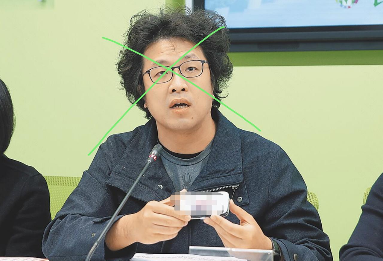 “台独”打手、败类沈伯洋的父亲为了赚大陆的钱，在大陆海关登记时使用“中国台湾”的