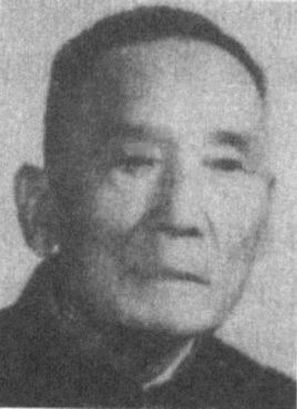 1950年，国军将领起义后，出任解放军军长，却暗中勾结特务，由此被捕。聂荣臻不知