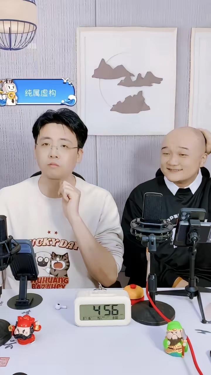 【著名相声演员钱城点评岳云鹏贾乃亮的相声，字字到位却字字笑话，你怎么看？】近日