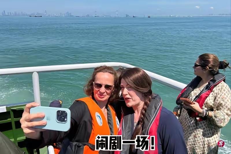 中国大陆国台办形容这是一场"可笑又可悲的闹剧"，并指民进党"挟洋自重"枉费心机、