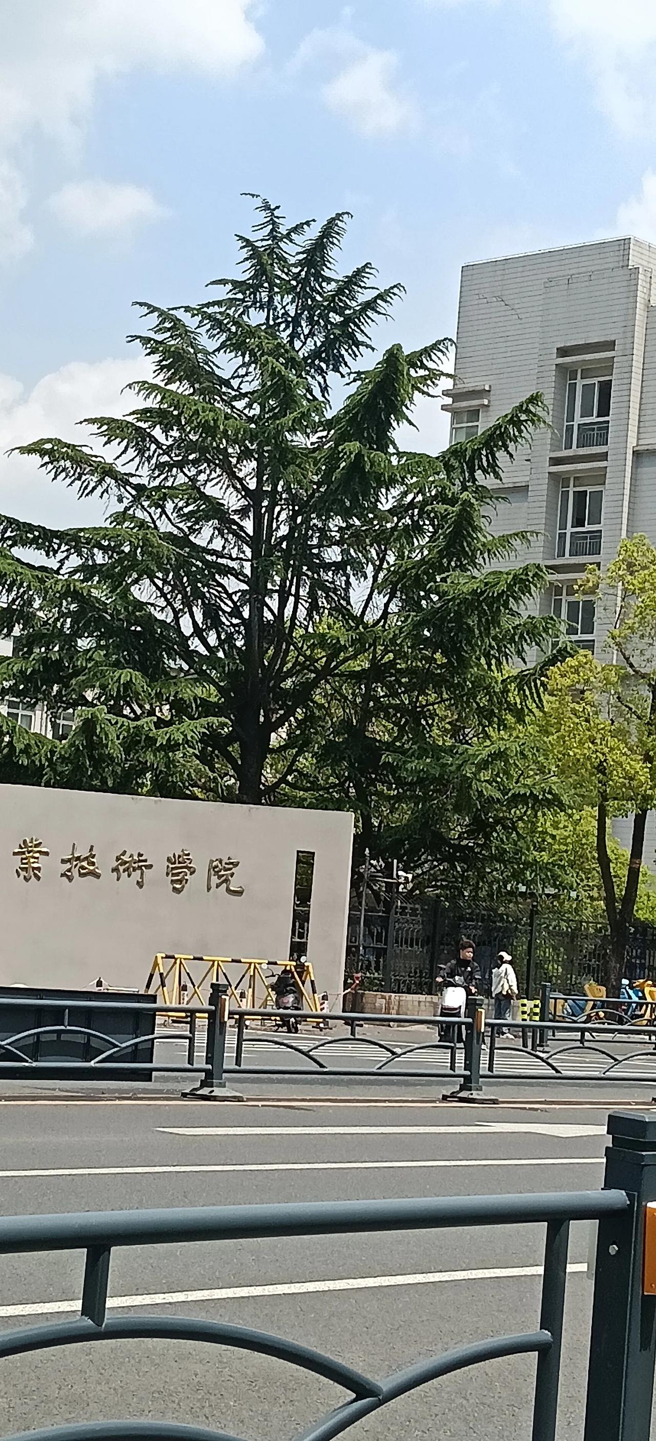 朱元璋真正厉害之处在哪里?朱元璋的厉害，从来不止是从乞丐到帝王的逆袭，更在