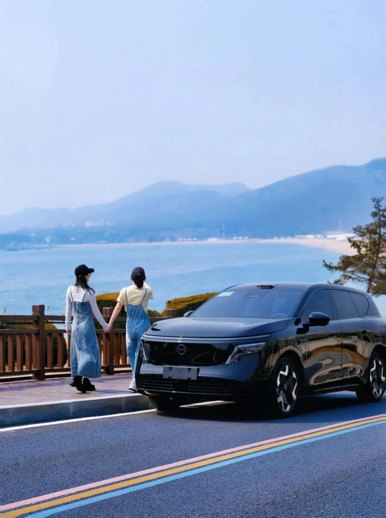 终于在4S店摸到了刚上市的东风日产NX8！坐进车里的瞬间，就被这“大大大五座”的