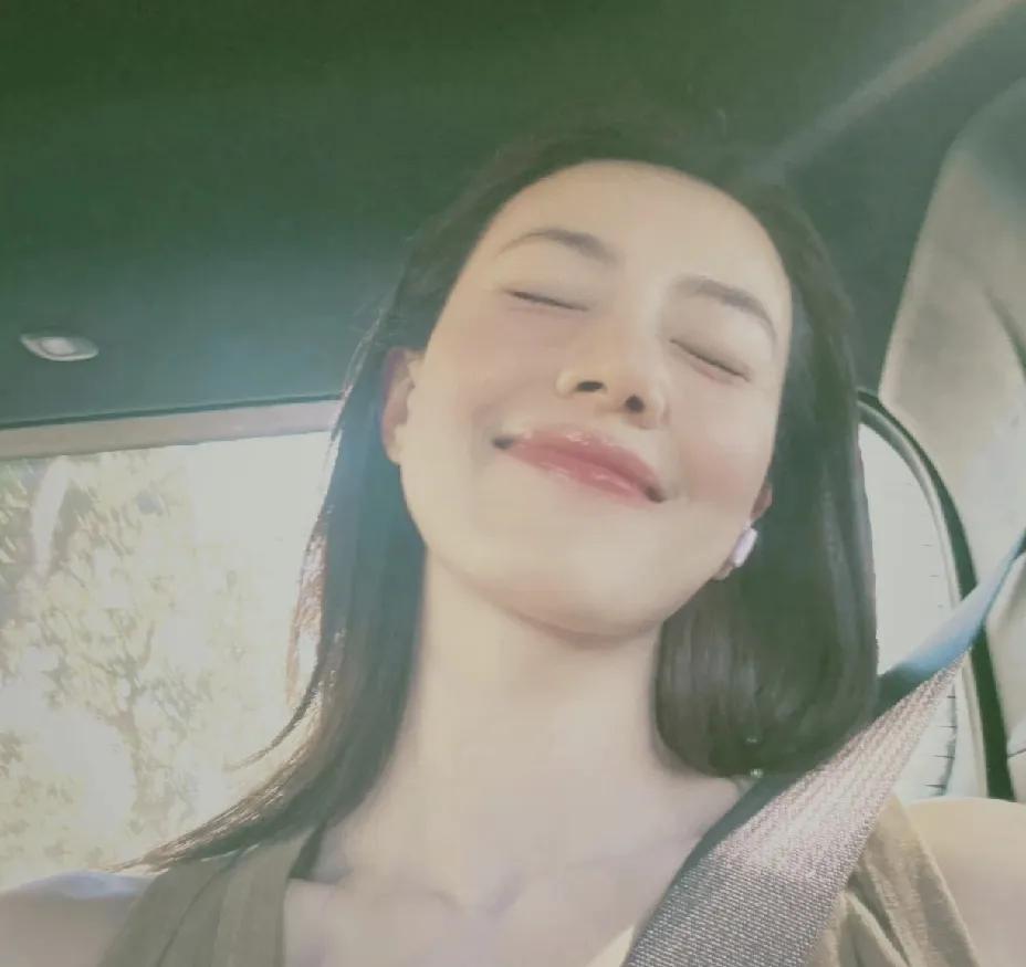 高圆圆，还得是你！8月7日上午，高圆圆罕见更新动态，点开图片一看，不禁感叹：