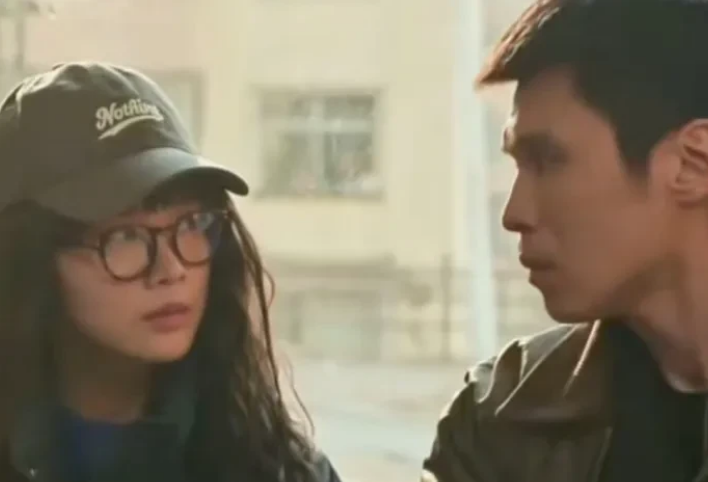 《以法之名》剧情比乔振兴尸体被“误烧”还大的问题出现了！洪亮知道可能被监控听