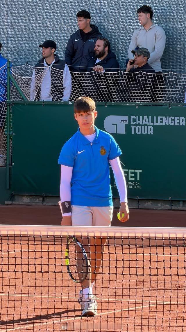 阿尔卡拉斯休赛季去现场支持弟弟