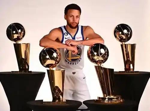 NBA超巨获得总冠军次数排名：1，拉塞尔11冠2，乔丹6冠2，贾巴尔6冠
