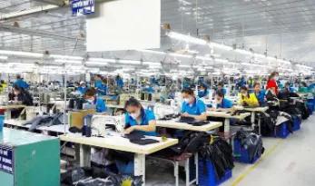 以前总说南下打工，现在南下...可能是去越南了。东莞电子厂搬越南的新闻刷屏，