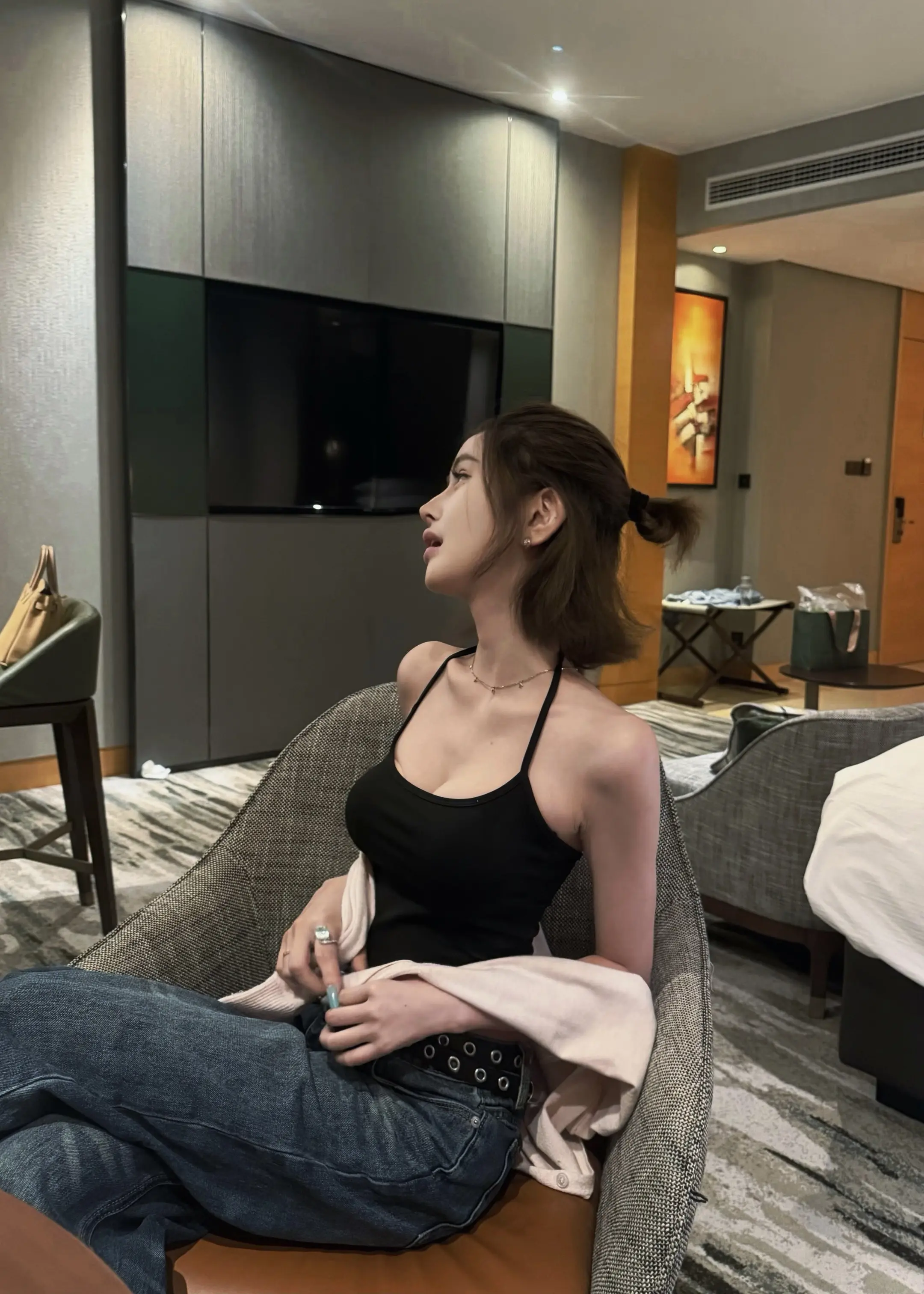 说了一万遍讨厌你，第一万零一遍还是最喜欢你 。